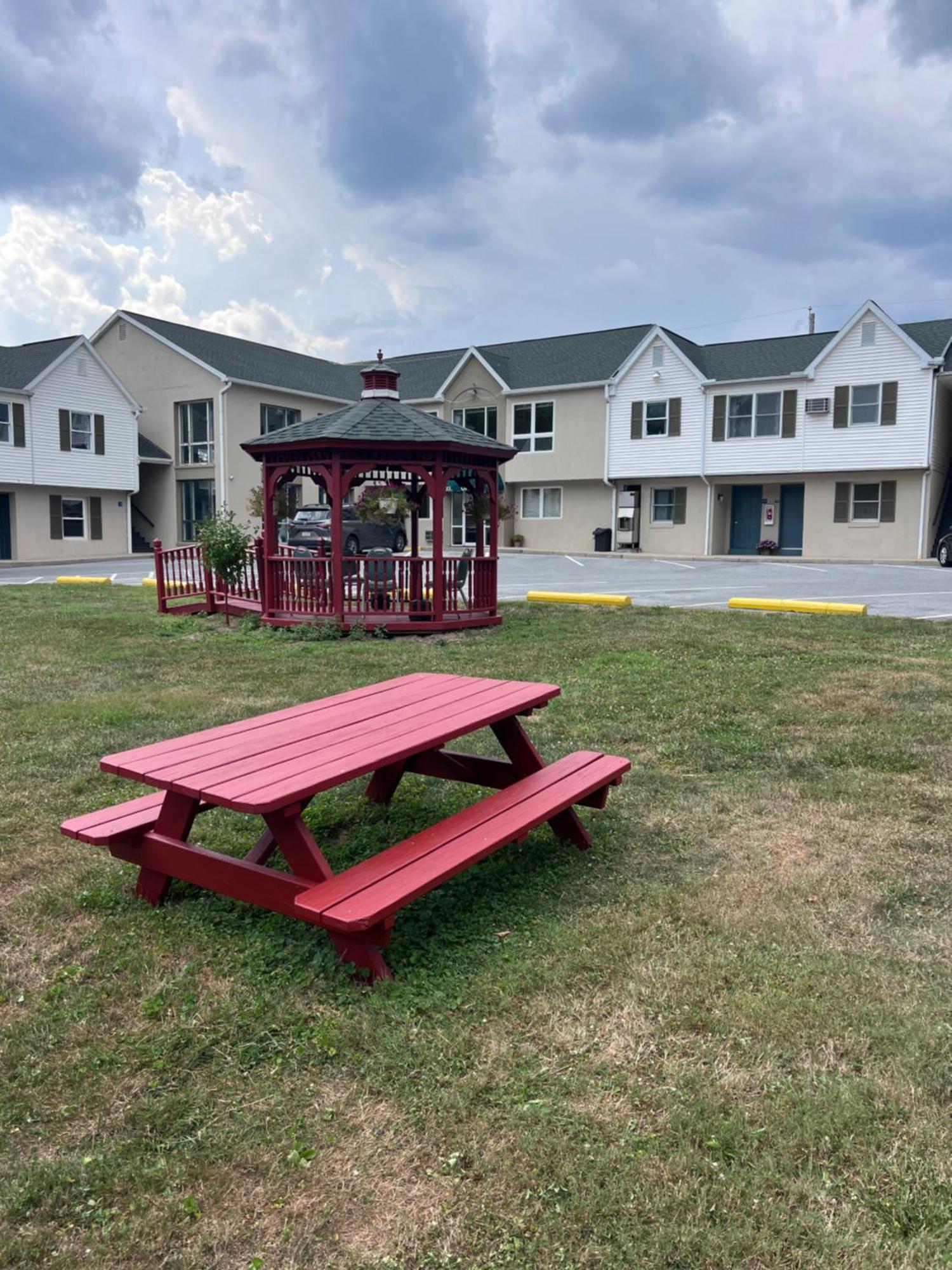 Rodeway Inn & Suites Hershey Extérieur photo