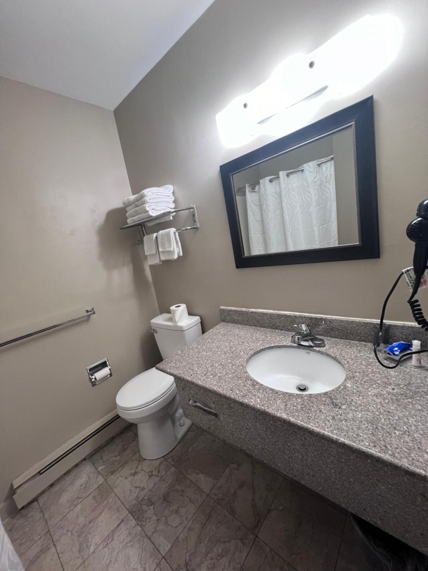 Rodeway Inn & Suites Hershey Extérieur photo