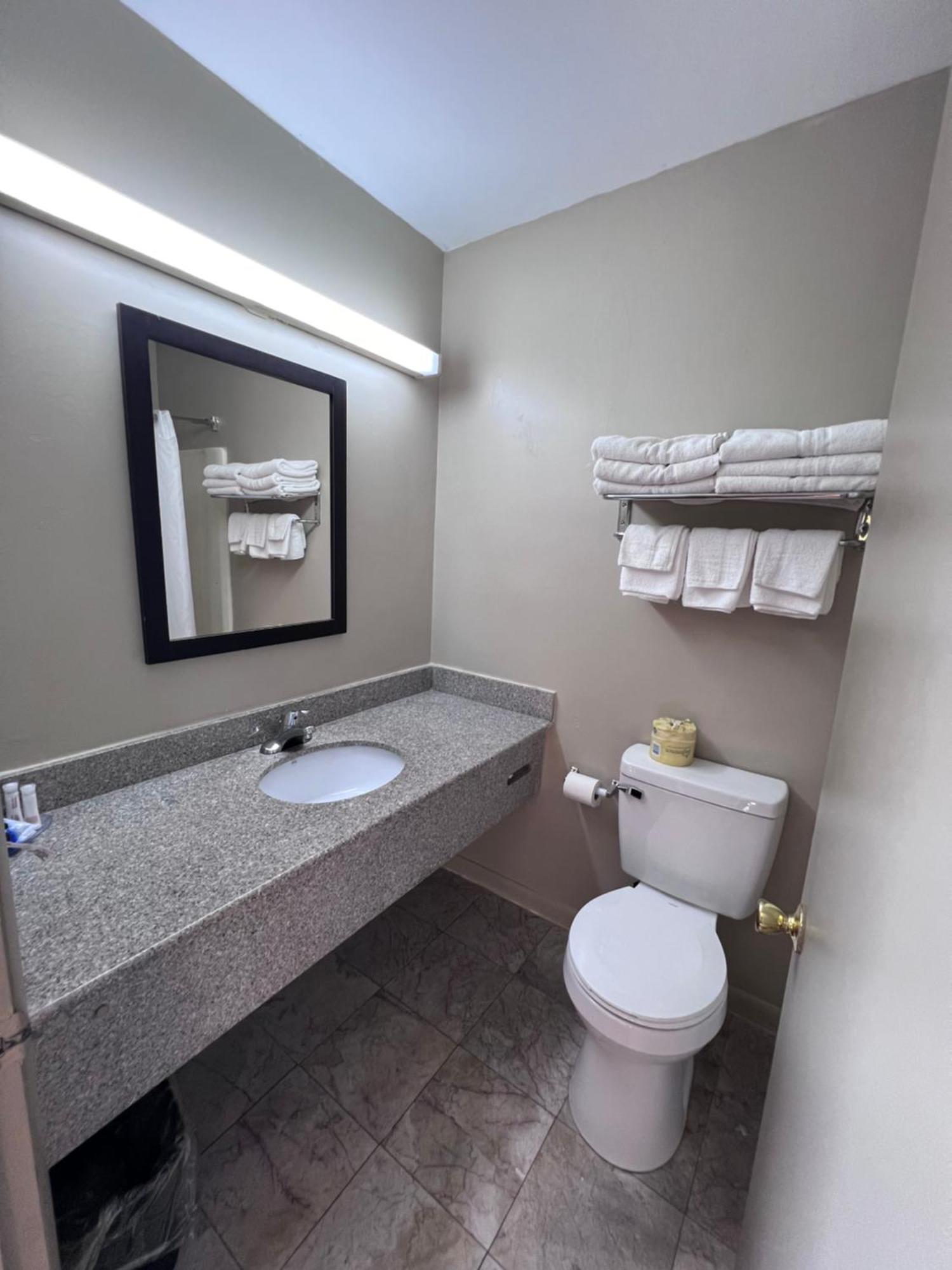 Rodeway Inn & Suites Hershey Extérieur photo