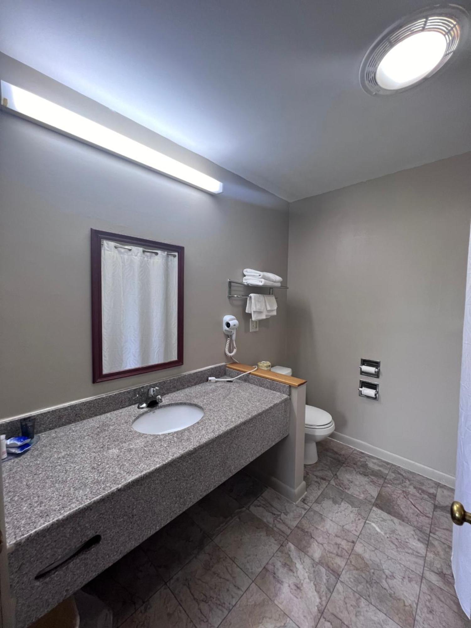 Rodeway Inn & Suites Hershey Extérieur photo